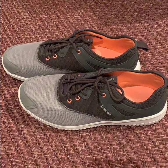 Reebok tennis shoes 👟 - Picture 2 of 6